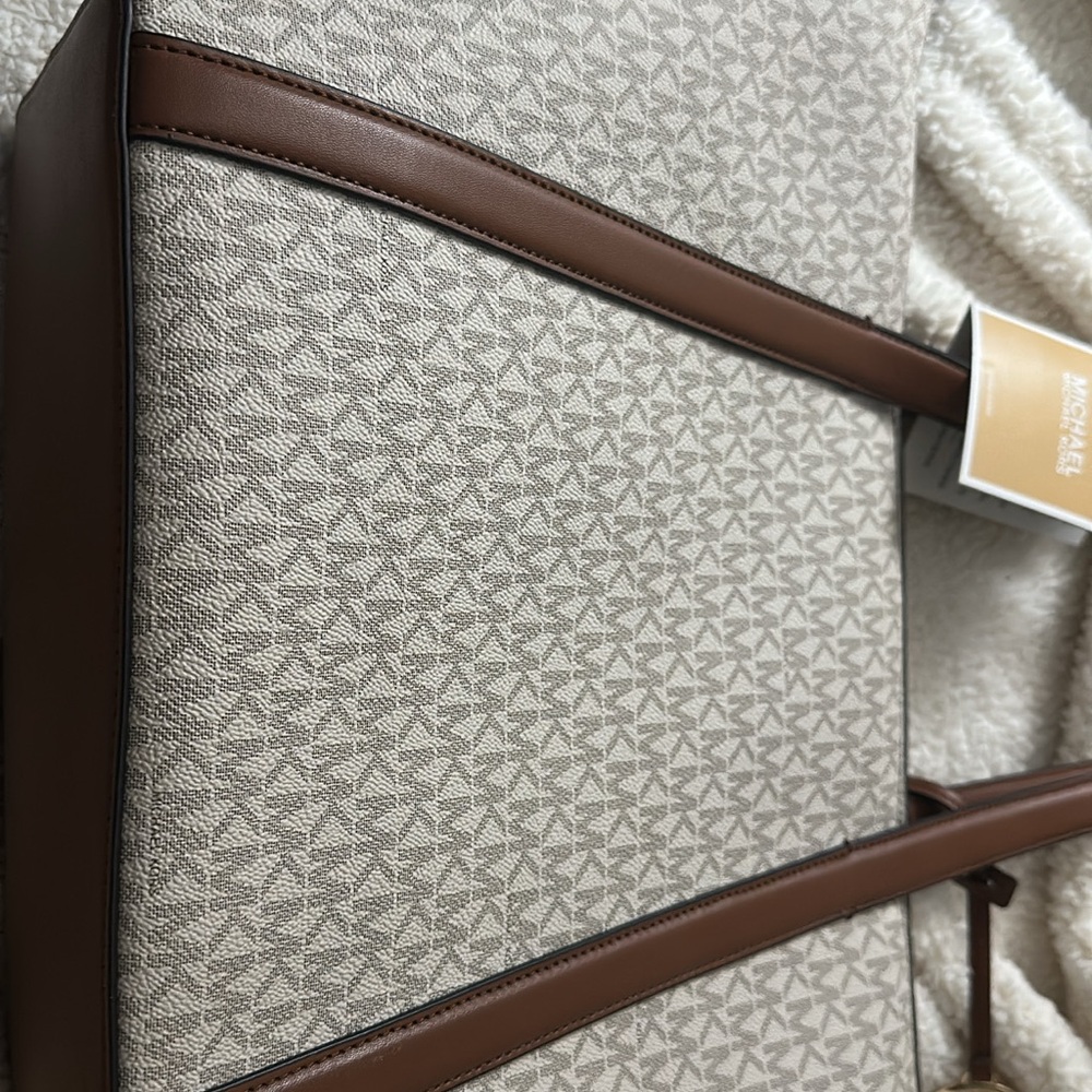 Michael Kors Cream and Brown Tote Bag - Picture 10 of 12
